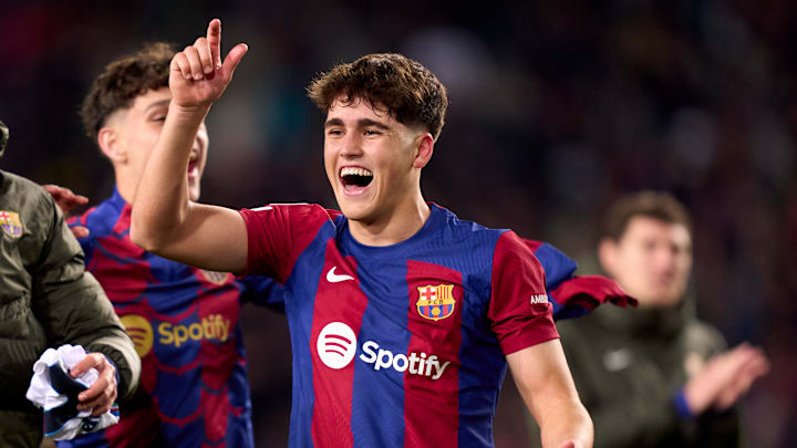 Pau Cubarsí fue el MVP del FC Barcelona ante el Napoli 
