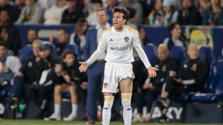The eagerly awaited match between LA Galaxy and LAFC will launch the 2024 MLS season with 'El Tráfico' at BMO Stadium in Los Angeles this Saturday, April 6th.