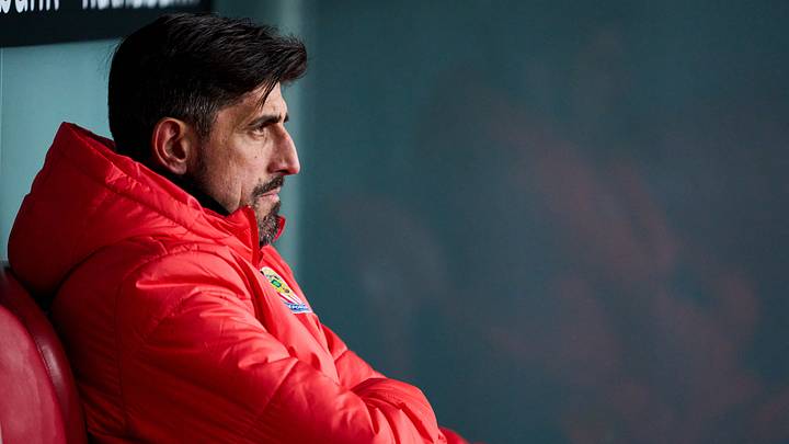 El entrenador Veljko Paunovic,