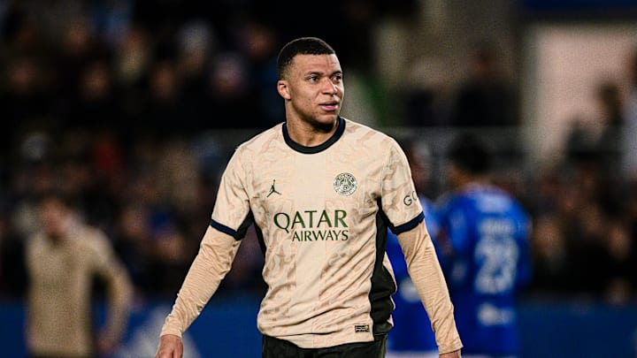 RC Strasbourg v Paris Saint-Germain - Ligue 1 Uber Eats