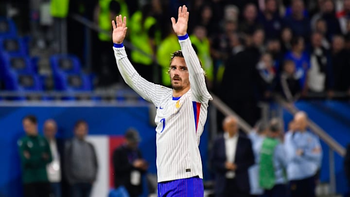 Antoine Griezmann est néo retraité international. Antoine Griezmann est néo retraité international.