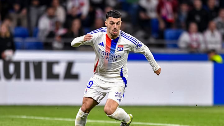 Georges Mikautadze ne manque pas de prétendant cet été. Georges Mikautadze ne manque pas de prétendant cet été.