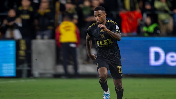 Jogador chega para assumir a lateral-esquerda do Timão Jogador chega para assumir a lateral-esquerda do Timão