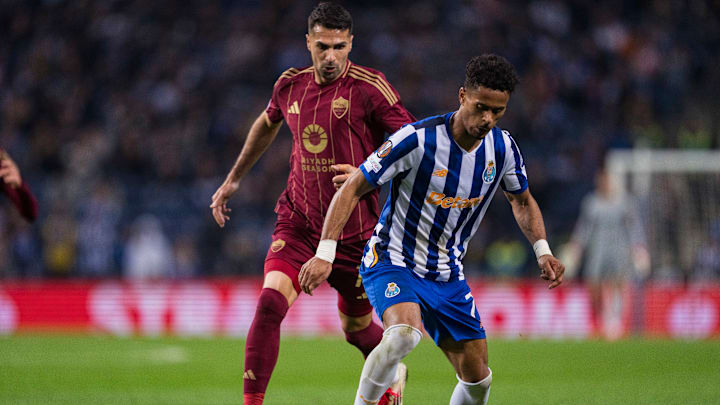 Roma x Porto é um dos confrontos dos playoffs da Europa League 2024/25