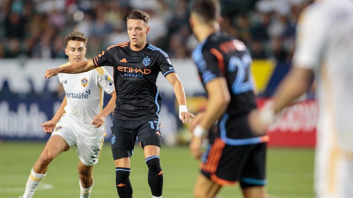 Hannes Wolf blüht bei New York City auf Hannes Wolf blüht bei New York City auf