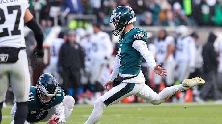 Dec 14, 2025; Philadelphia, Pennsylvania, USA; Philadelphia Eagles place kicker Jake Elliott (4) scores a field goal against the Las Vegas Raiders during the second quater at Lincoln Financial Field. Mandatory Credit: Bill Streicher-Imagn Images