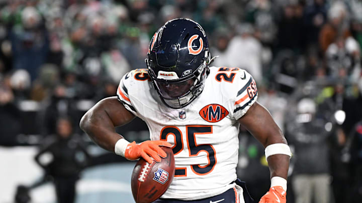 Nov 28, 2025; Philadelphia, Pennsylvania, USA; Chicago Bears running back Kyle Monangai (25) celebrates after scoring a touchdown against the Philadelphia Eagles during the fourth quarter of the game at Lincoln Financial Field. Nov 28, 2025; Philadelphia, Pennsylvania, USA; Chicago Bears running back Kyle Monangai (25) celebrates after scoring a touchdown against the Philadelphia Eagles during the fourth quarter of the game at Lincoln Financial Field.