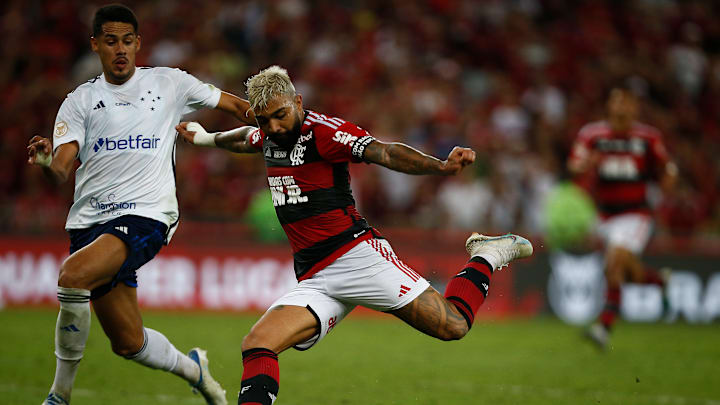 Gabigol perdeu pênalti quando o jogo estava 1 a 0 para o Cruzeiro