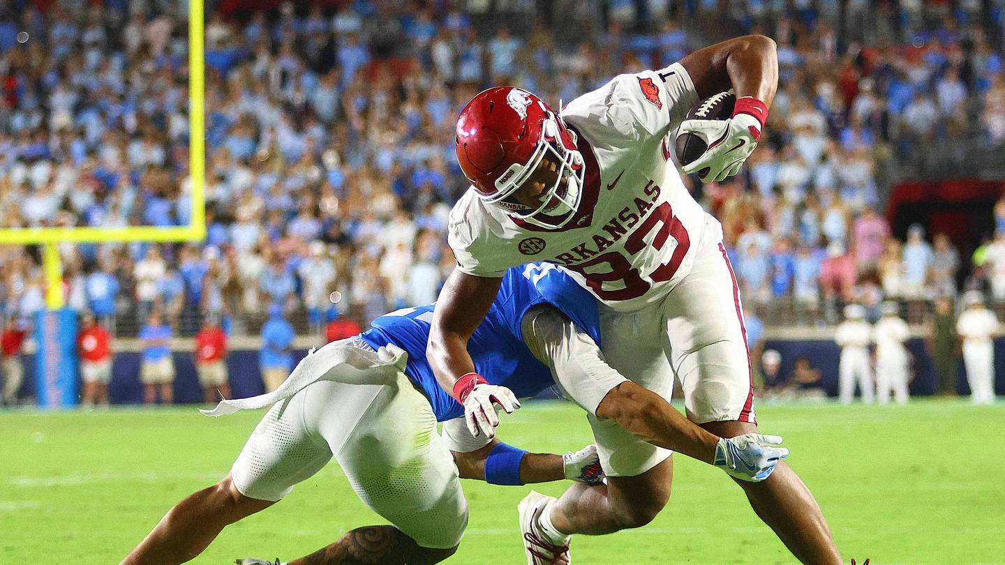 Plenty of Reasons For Optimism in Arkansas TE Room And Across the Board, Says Platt