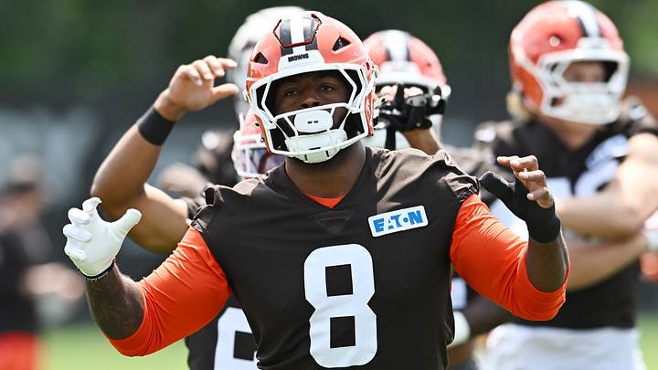 Cleveland Browns defensive end Jared Verse