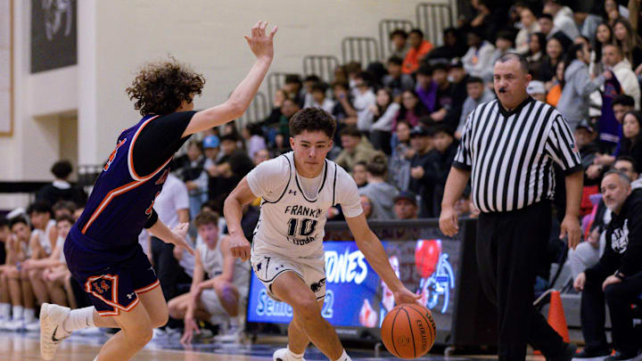 Franklin’s Dawson Jones (10) dribbles the ball during a District 1-6A boys basketball game against Eastlake at Franklin High School in El Paso, Texas, on Friday, Jan. 9, 2026.