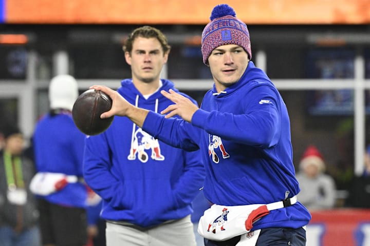 Dec 1, 2025; Foxborough, Massachusetts, USA; New England Patriots quarterback Drake Maye (10) warms up prior to the game agai Dec 1, 2025; Foxborough, Massachusetts, USA; New England Patriots quarterback Drake Maye (10) warms up prior to the game agai