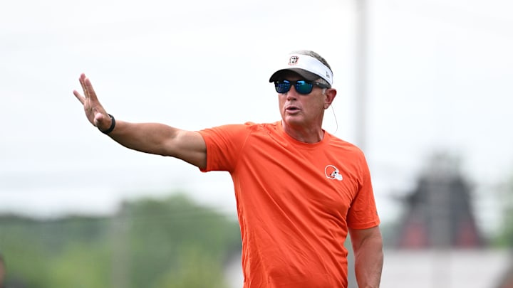 Aug 5, 2024; Cleveland Browns defensive coordinator Jim Schwartz during practice at the Browns training facility in Berea, Ohio. Mandatory Credit: Bob Donnan-Imagn Images