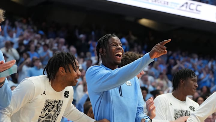 North Carolina Tar Heels forward Caleb Wilson (8)