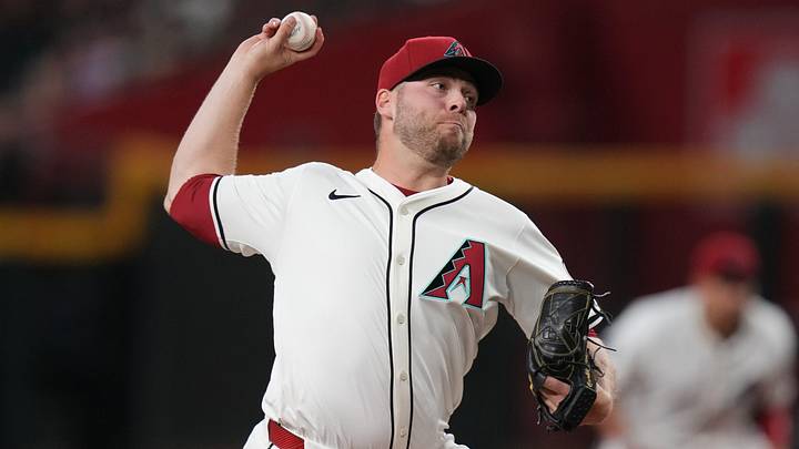 The Arizona Diamondbacks' Corbin Burnes (39) pitches against the Pittsburgh Pirates at Chase Field in Phoenix on May 27, 2025.