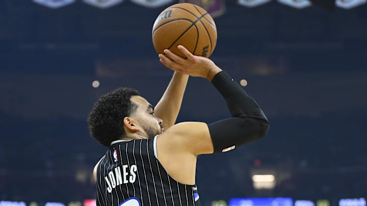 Orlando Magic guard Tyus Jones (2) shoots in the first quarter against the Cleveland Cavaliers