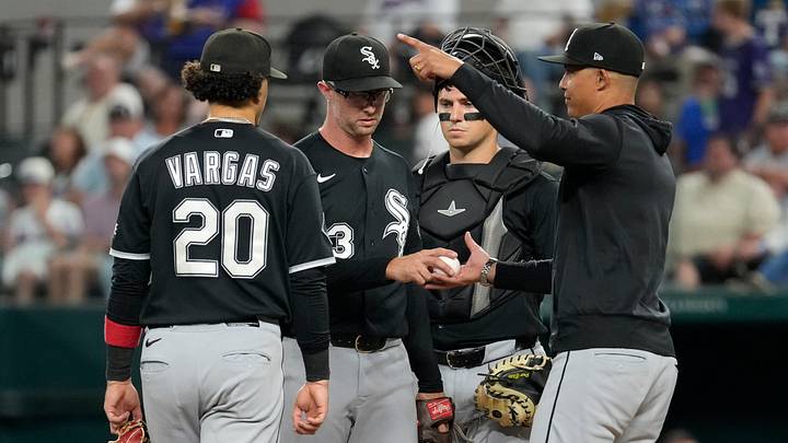 Jul 21, 2026; Arlington, Texas, USA; Chicago White Sox pitcher Trevor Richards (43) hands the ball over to manager Will Venable (1) during the fifth inning against the Texas Rangers at Globe Life Field. Mandatory Credit: Jim Cowsert-Imagn Images Jul 21, 2026; Arlington, Texas, USA; Chicago White Sox pitcher Trevor Richards (43) hands the ball over to manager Will Venable (1) during the fifth inning against the Texas Rangers at Globe Life Field. Mandatory Credit: Jim Cowsert-Imagn Images