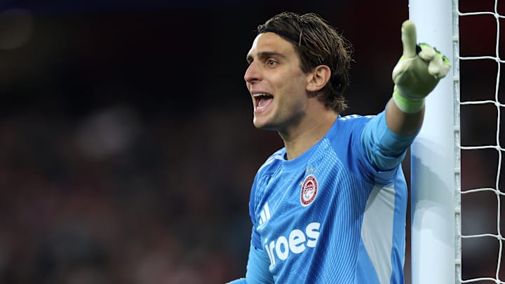 Konstantinos Tzolakis soll das Interesse der Dortmunder auf sich gezogen haben Konstantinos Tzolakis soll das Interesse der Dortmunder auf sich gezogen haben