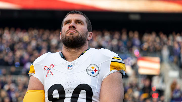 Pittsburgh Steelers v Baltimore Ravens