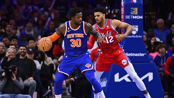 Nov 4, 2022; Philadelphia, Pennsylvania, USA; New York Knicks forward Julius Randle (30) shields the