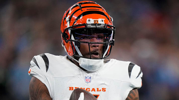 Cincinnati Bengals wide receiver Tee Higgins (5) catches a deep pass for a touchdown in the third quarter of the NFL Week 11 game between the Los Angeles Chargers and the Cincinnati Bengals at SoFi Stadium in Inglewood, Calif., on Sunday, Nov. 17, 2024. The Chargers won 34-27.