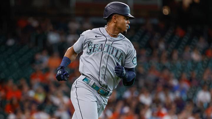 Jun 6, 2022; Houston, Texas, USA; Seattle Mariners center fielder Julio Rodriguez (44) runs to first base after hitting a single during the first inning against the Houston Astros at Minute Maid Park. Mandatory Credit: Troy Taormina-USA TODAY Sports Jun 6, 2022; Houston, Texas, USA; Seattle Mariners center fielder Julio Rodriguez (44) runs to first base after hitting a single during the first inning against the Houston Astros at Minute Maid Park. Mandatory Credit: Troy Taormina-USA TODAY Sports