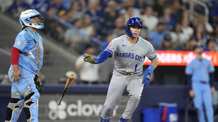 Aug 27, 2026; Toronto, Ontario, CAN; Kansas City Royals outfielder Isaac Collins (1) dropped his bat after hitting a fly ball for an out during the fifth inning against the Toronto Blue Jays at Rogers Centre. Mandatory Credit: John E. Sokolowski-Imagn Images Aug 27, 2026; Toronto, Ontario, CAN; Kansas City Royals outfielder Isaac Collins (1) dropped his bat after hitting a fly ball for an out during the fifth inning against the Toronto Blue Jays at Rogers Centre. Mandatory Credit: John E. Sokolowski-Imagn Images
