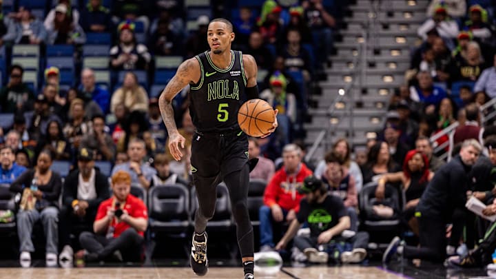 Feb 24, 2026; New Orleans, Louisiana, USA; New Orleans Pelicans guard Dejounte Murray (5) brings the ball up court against the Golden State Warriors during the first half at Smoothie King Center. Mandatory Credit: Stephen Lew-Imagn Images Feb 24, 2026; New Orleans, Louisiana, USA; New Orleans Pelicans guard Dejounte Murray (5) brings the ball up court against the Golden State Warriors during the first half at Smoothie King Center. Mandatory Credit: Stephen Lew-Imagn Images