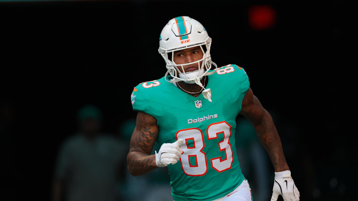 Dec 28, 2025; Miami Gardens, Florida, USA; Miami Dolphins tight end Darren Waller (83) runs out for player introductions prior to a game against the Tampa Bay Buccaneers at Hard Rock Stadium. Mandatory Credit: Sam Navarro-Imagn Images Dec 28, 2025; Miami Gardens, Florida, USA; Miami Dolphins tight end Darren Waller (83) runs out for player introductions prior to a game against the Tampa Bay Buccaneers at Hard Rock Stadium. Mandatory Credit: Sam Navarro-Imagn Images