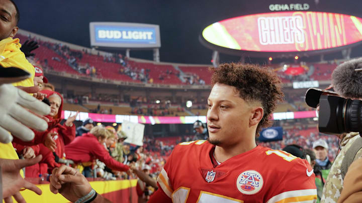 Nov 21, 2021; Kansas City, Missouri, USA; Kansas City Chiefs quarterback Patrick Mahomes (15) signs autographs while leaving the field after the win over the Dallas Cowboys game at GEHA Field at Arrowhead Stadium. Mandatory Credit: Denny Medley-Imagn Images Nov 21, 2021; Kansas City, Missouri, USA; Kansas City Chiefs quarterback Patrick Mahomes (15) signs autographs while leaving the field after the win over the Dallas Cowboys game at GEHA Field at Arrowhead Stadium. Mandatory Credit: Denny Medley-Imagn Images