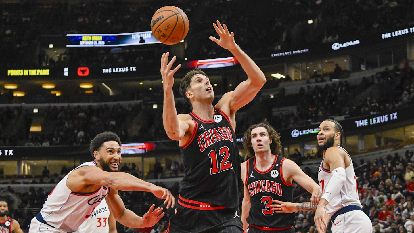 Zach Collins solves glaring Chicago weakness much later than desired