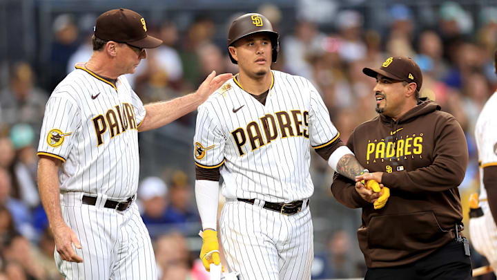 Manny Machado recibió un peligroso pelotazo en la muñeca 