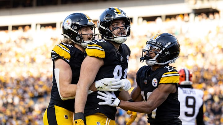 Cleveland Browns v Pittsburgh Steelers