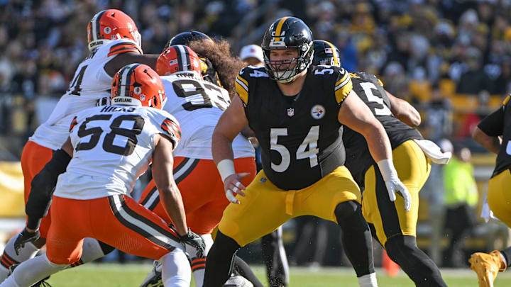 Dec 8, 2024; Pittsburgh, Pennsylvania, USA; Pittsburgh Steelers center Zach Frazier (54) and Cleveland Browns linebacker Jordan Hicks (58) during the first quarter at Acrisure Stadium. Mandatory Credit: Barry Reeger-Imagn Images