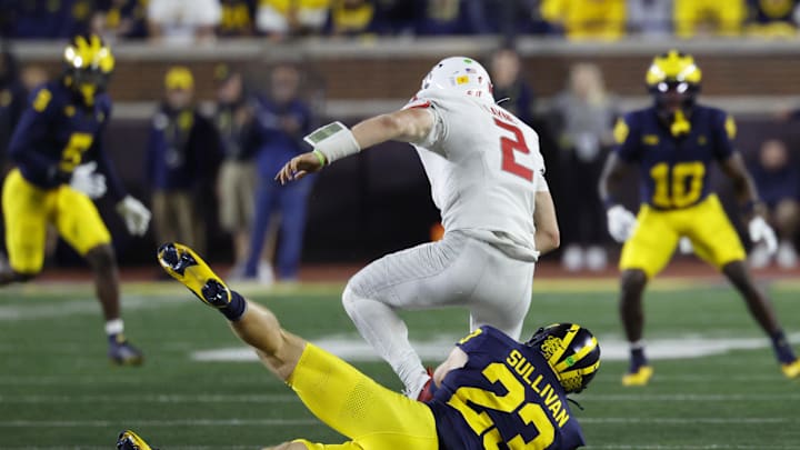 Michigan Wolverines linebacker Cole Sullivan