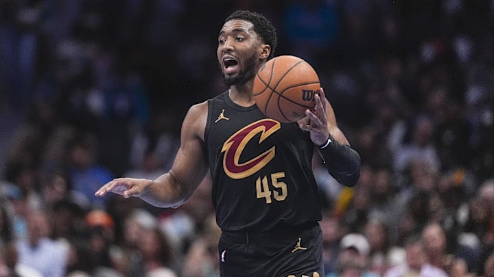 The Cleveland Cavaliers and guard Donovan Mitchell are road favorites on Sunday.