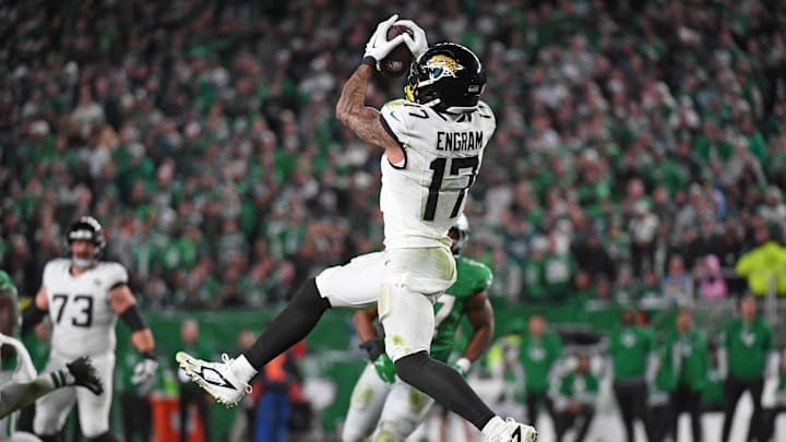 Nov 3, 2024; Philadelphia, Pennsylvania, USA; Jacksonville Jaguars tight end Evan Engram (17) makes a catch against the Philadelphia Eagles at Lincoln Financial Field. Mandatory Credit: Eric Hartline-Imagn Images