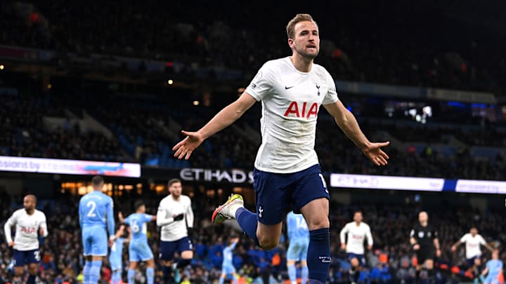10 e faixa: capitão dos Spurs, Kane participou dos três gols 10 e faixa: capitão dos Spurs, Kane participou dos três gols