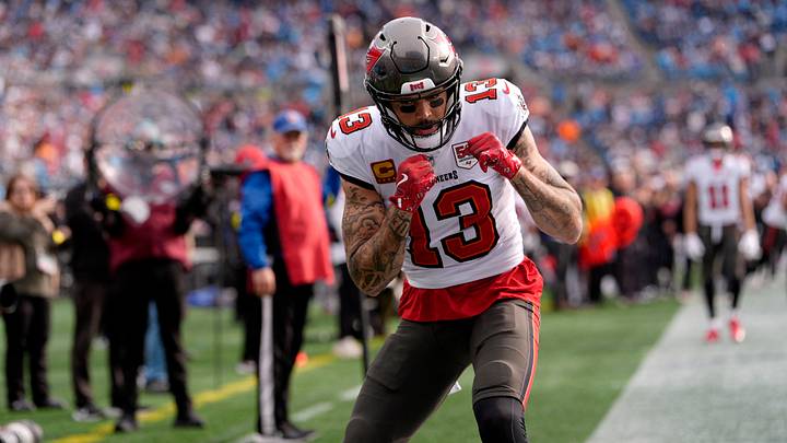 Dec 21, 2025; Charlotte, North Carolina, USA; Tampa Bay Buccaneers wide receiver Mike Evans (13) reacts a touchdown during the first half against the Carolina Panthers at Bank of America Stadium. Mandatory Credit: Jim Dedmon-Imagn Images Dec 21, 2025; Charlotte, North Carolina, USA; Tampa Bay Buccaneers wide receiver Mike Evans (13) reacts a touchdown during the first half against the Carolina Panthers at Bank of America Stadium. Mandatory Credit: Jim Dedmon-Imagn Images