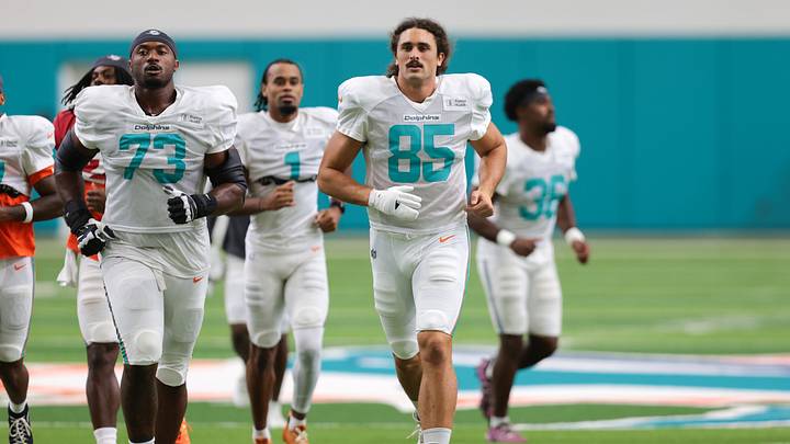 Tight end Greg Dulcich (85) and tackle Austin Jackson (73) are among the Miami Dolphins players whose contract runs out after the 2026 season. Tight end Greg Dulcich (85) and tackle Austin Jackson (73) are among the Miami Dolphins players whose contract runs out after the 2026 season.