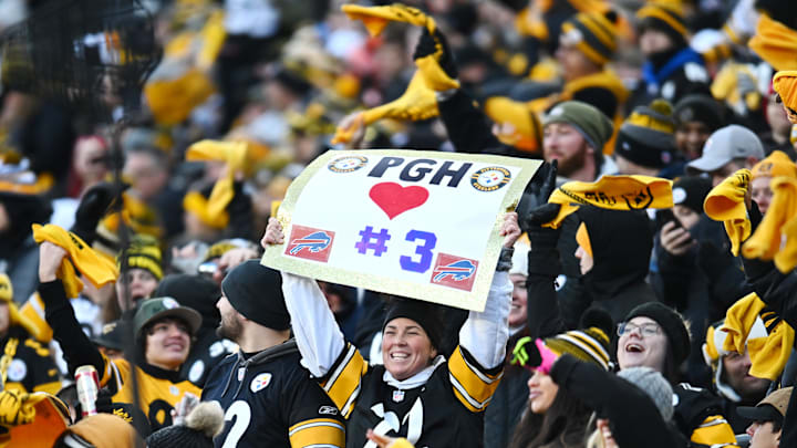 Cleveland Browns v Pittsburgh Steelers