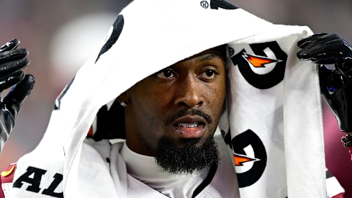 Washington Commanders cornerback Trey Amos