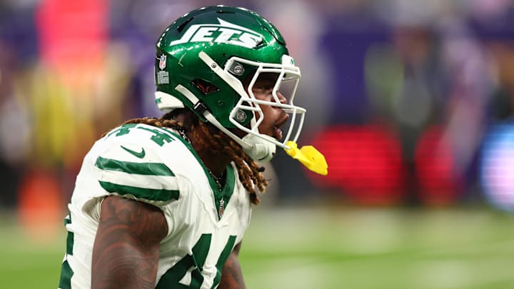Oct 6, 2024; Tottenham, ENG; New York Jets Linebacker Jamien Sherwood (44) in the 4th Quarter against Minnesota Vikings at Tottenham Hotspur Stadium. 