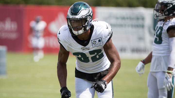 Philadelphia's Rasul Douglas (32) warms up during a joint practice with the Baltimore Ravens Tuesday afternoon at the NovaCare Complex.

Sports Eagles Ravens Practice