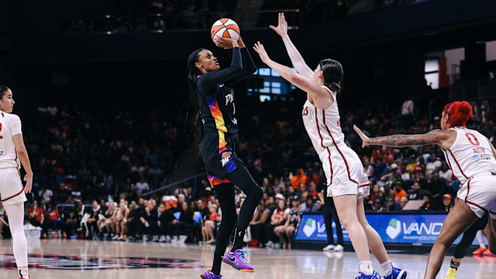 Mercury forward DeWanna Bonner received boos from the Fever crowd in her return to Indiana.