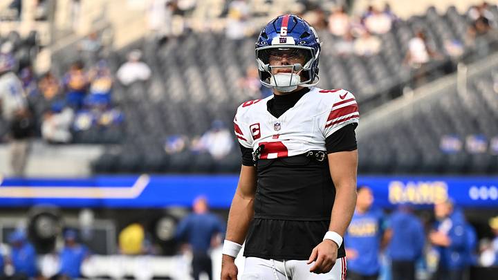 Sep 21, 2026; Inglewood, California, USA; New York Giants quarterback Jaxson Dart (6) warms up before a game agaimst the Los Angeles Rams at SoFi Stadium. Mandatory Credit: William Liang-Imagn Images Sep 21, 2026; Inglewood, California, USA; New York Giants quarterback Jaxson Dart (6) warms up before a game agaimst the Los Angeles Rams at SoFi Stadium. Mandatory Credit: William Liang-Imagn Images