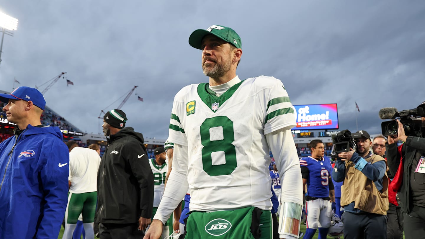 Aaron Rodgers insults Steelers intelligence with public retirement plans