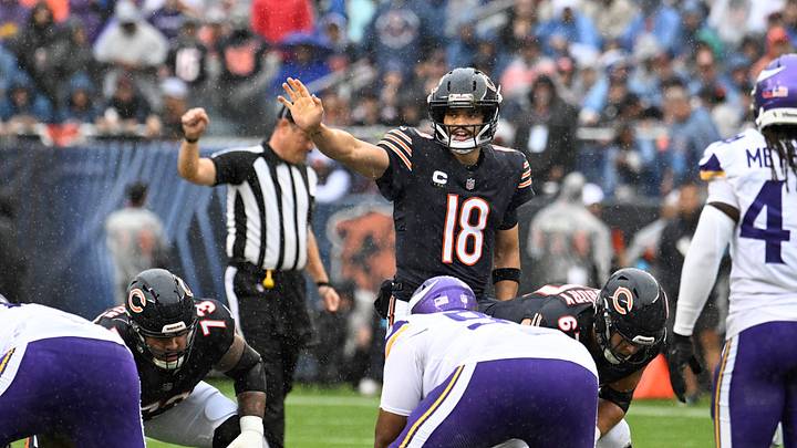 Sep 20, 2026; Chicago, Illinois, USA; Chicago Bears quarterback Caleb Williams (18) signals to the team during the first half against there Minnesota Vikings at Soldier Field. Sep 20, 2026; Chicago, Illinois, USA; Chicago Bears quarterback Caleb Williams (18) signals to the team during the first half against there Minnesota Vikings at Soldier Field.