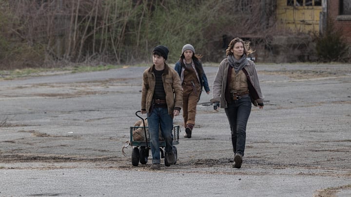 Lauren Cohan as Maggie Rhee, Logan Kim as Hershel, Mahina Anne Marie Napoleon as Ginny - The Walking Dead: Dead City _ Season 2, Episode 1 - Photo Credit: Robert Clark/AMC