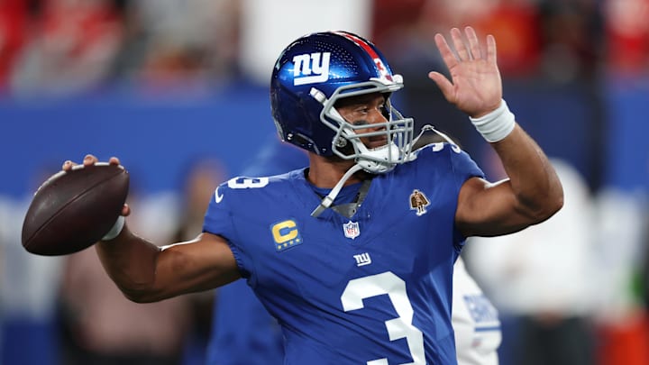 New York Giants quarterback Russell Wilson warms up before the game against the Kansas City Chiefs.